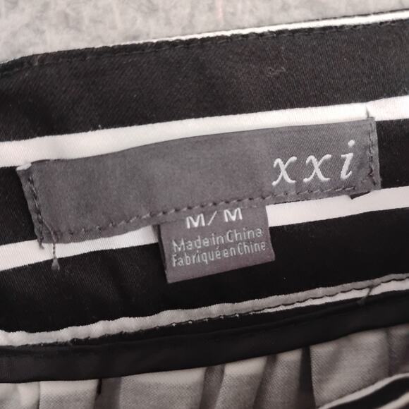 XXi Mini Skirt Size Medium Black and White Stripes Fitted Waist Zipper Closure - Picture 5 of 6